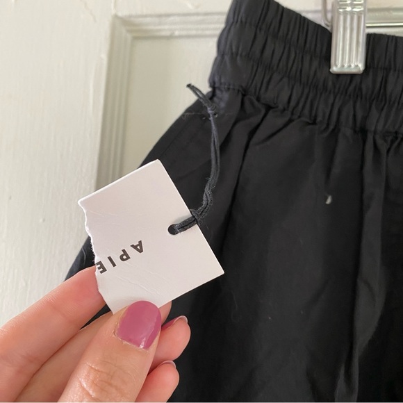 APIECE APART NWT Trail Short in Black size XL - Picture 10 of 11